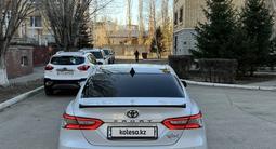 Toyota Camry 2018 года за 15 500 000 тг. в Астана – фото 4