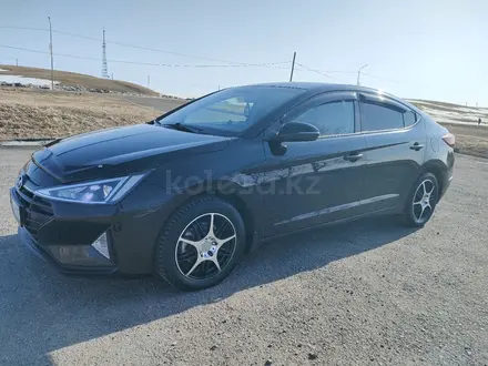 Hyundai Elantra 2019 года за 7 500 000 тг. в Астана