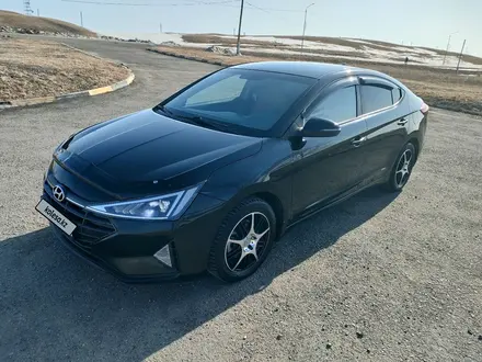 Hyundai Elantra 2019 года за 7 500 000 тг. в Астана – фото 2