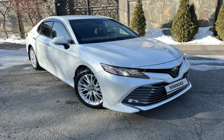 Toyota Camry 2020 года за 15 800 000 тг. в Алматы