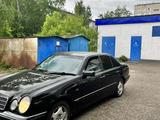 Mercedes-Benz E 280 1997 годаүшін3 500 000 тг. в Петропавловск – фото 2