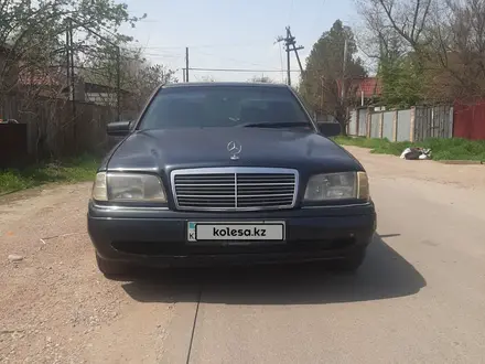 Mercedes-Benz C 220 1996 года за 2 500 000 тг. в Алматы