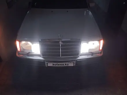 Mercedes-Benz E 220 1993 года за 3 500 000 тг. в Алматы – фото 11