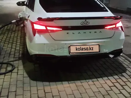 Hyundai Elantra 2022 года за 10 000 000 тг. в Алматы – фото 3