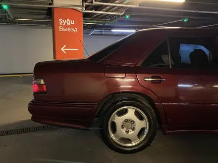 Mercedes-Benz E 220 1995 года за 1 650 000 тг. в Алматы – фото 4