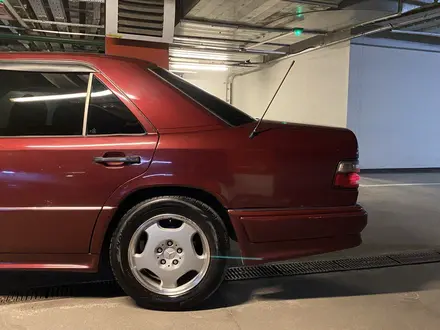Mercedes-Benz E 220 1995 года за 1 650 000 тг. в Алматы – фото 5