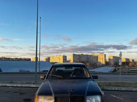 Mercedes-Benz E 260 1991 года за 1 700 000 тг. в Астана – фото 2