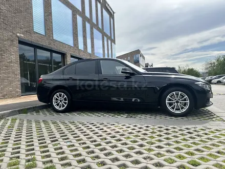 BMW 320 2016 года за 14 000 000 тг. в Алматы – фото 2