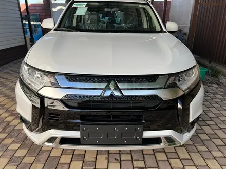 Mitsubishi Outlander 2022 года за 12 700 000 тг. в Шымкент