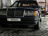 Mercedes-Benz E 200 1990 года за 1 150 000 тг. в Алматы