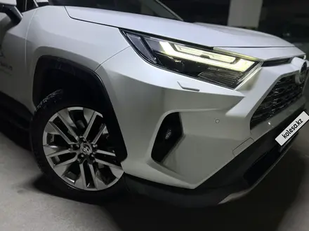 Toyota RAV4 2023 года за 22 900 000 тг. в Алматы – фото 11