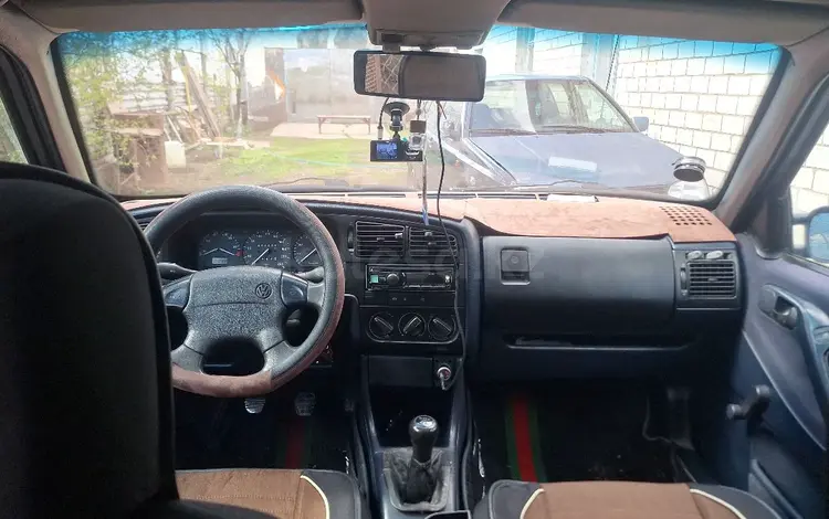 Volkswagen Passat 1995 годаүшін1 500 000 тг. в Уральск