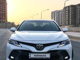 Toyota Camry 2020 года за 15 500 000 тг. в Актау – фото 4