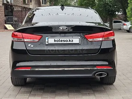 Kia K5 2015 года за 8 600 000 тг. в Алматы – фото 8