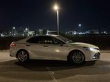 Toyota Camry 2018 года за 11 490 000 тг. в Астана – фото 4