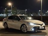 Toyota Camry 2018 года за 11 490 000 тг. в Астана – фото 3
