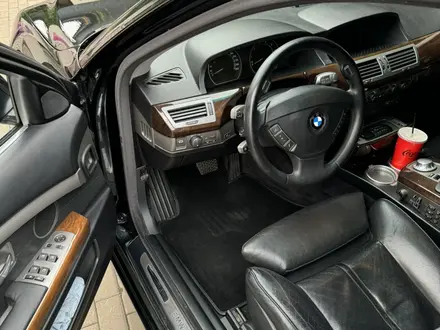 BMW 735 2004 года за 4 700 000 тг. в Алматы – фото 14