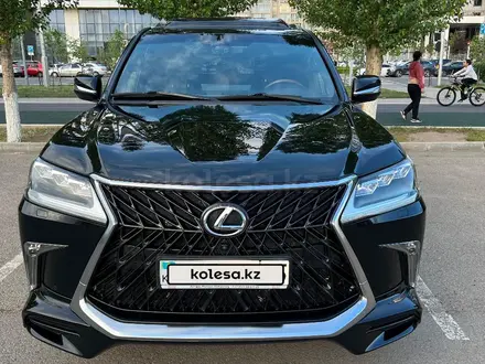 Lexus LX 570 2018 года за 42 500 000 тг. в Астана – фото 2