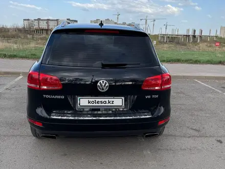 Volkswagen Touareg 2011 года за 11 200 000 тг. в Астана – фото 7