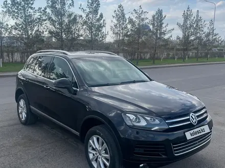 Volkswagen Touareg 2011 года за 11 200 000 тг. в Астана – фото 5