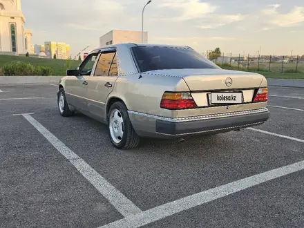 Mercedes-Benz E 200 1991 года за 1 700 000 тг. в Шымкент – фото 11