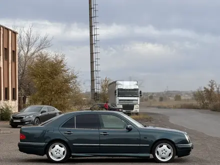 Mercedes-Benz E 230 1997 года за 2 800 000 тг. в Караганда – фото 10