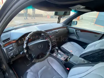 Mercedes-Benz E 280 1996 года за 2 000 000 тг. в Шымкент – фото 2
