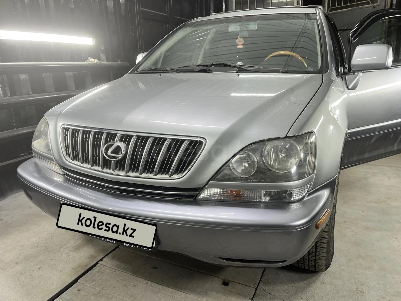 Lexus RX 300 2001 г.