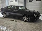 Mercedes-Benz CLK 230 2000 года за 3 500 000 тг. в Астана