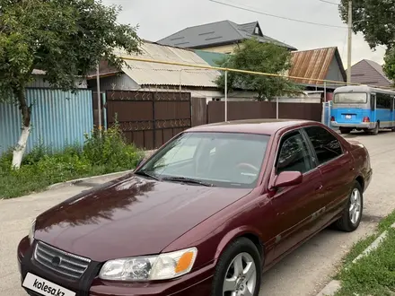 Toyota Camry 2000 года за 2 900 000 тг. в Алматы – фото 3