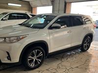 Toyota Highlander 2019 года за 13 000 000 тг. в Атырау