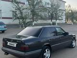 Mercedes-Benz E 280 1993 года за 2 200 000 тг. в Байконыр – фото 3