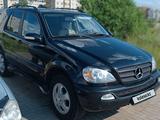 Mercedes-Benz ML 320 2003 годаfor4 300 000 тг. в Астана
