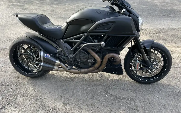 Ducati  diavel 2015 года за 9 000 000 тг. в Алматы