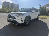 Toyota RAV4 2021 года за 18 000 000 тг. в Атырау – фото 3