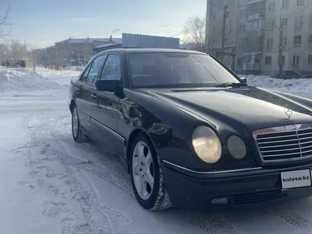 Mercedes-Benz E 320 1997 года за 3 200 000 тг. в Караганда