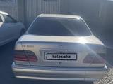 Mercedes-Benz E 320 1998 года за 2 500 000 тг. в Тараз – фото 5