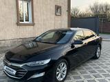 Chevrolet Malibu 2020 года за 9 800 000 тг. в Алматы – фото 2