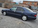 Mercedes-Benz E 240 1999 года за 4 500 000 тг. в Аксу – фото 2