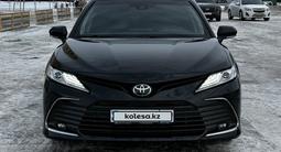 Toyota Camry 2022 года за 19 000 000 тг. в Астана