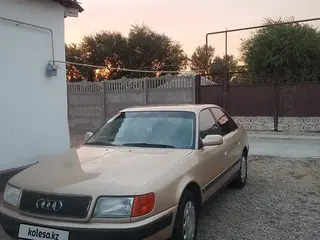 Audi 100