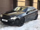 Mercedes-Benz C 180 2002 годаfor2 500 000 тг. в Семей