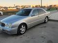 Mercedes-Benz E 240 2000 года за 5 300 000 тг. в Айтеке би – фото 2