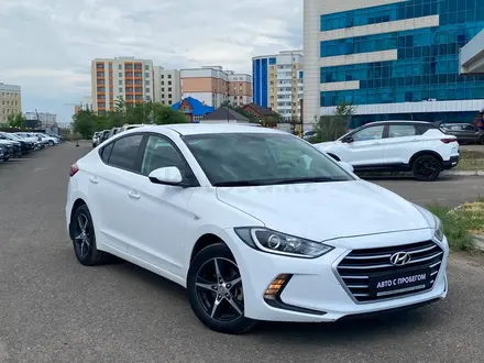 Hyundai Elantra 2018 года за 5 690 000 тг. в Астана