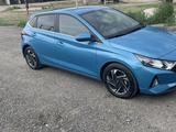 Hyundai i20 2023 года за 7 600 000 тг. в Семей – фото 4