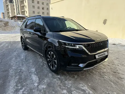 Kia Carnival 2022 года за 21 000 000 тг. в Астана