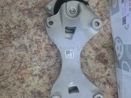 Подушка акпп Мерседес W222 S63 AMG W213 E63 AMG за 110 000 тг. в Астана