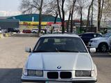 BMW 320 1994 года за 1 700 000 тг. в Алматы – фото 2