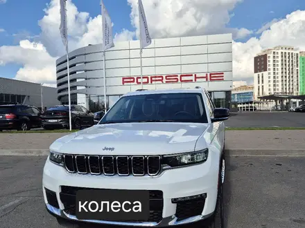 Jeep Grand Cherokee 2022 года за 38 000 000 тг. в Астана