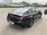 Hyundai Sonata 2021 года за 13 200 000 тг. в Алматы – фото 3